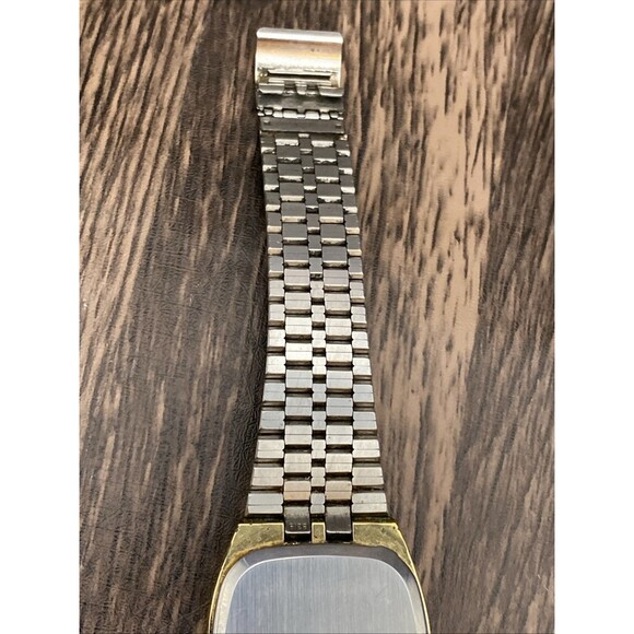 Vintage Men’s Seiko Gold Tone Slim Square Quartz Watch - Picture 7 of 12